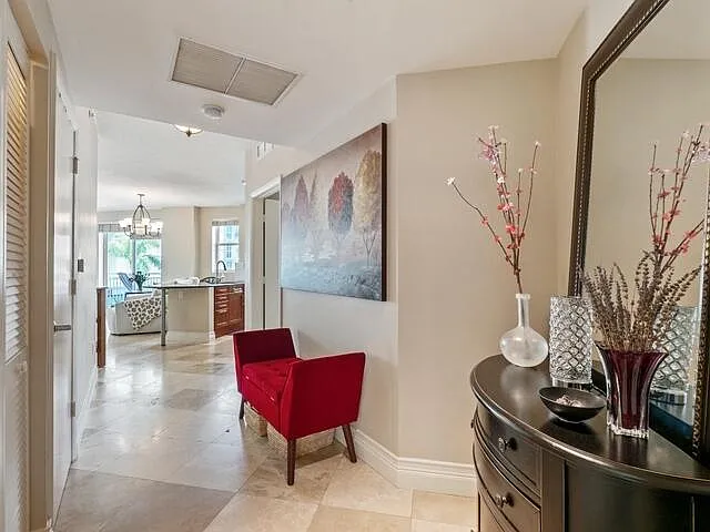 7280 SW 90th St #E201 — Photo 2