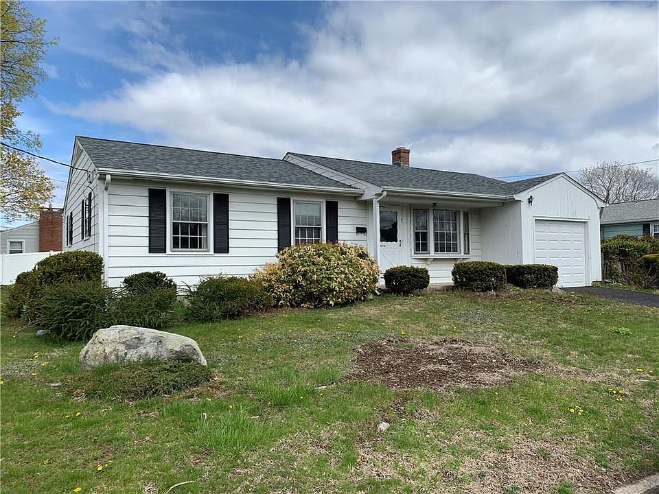 1st image of 7 Briarwood Dr