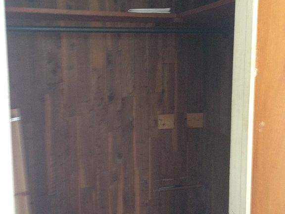 5th image of 104 W Adams St APT 4