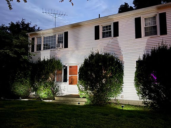 3rd image of 283 Meadows End Rd