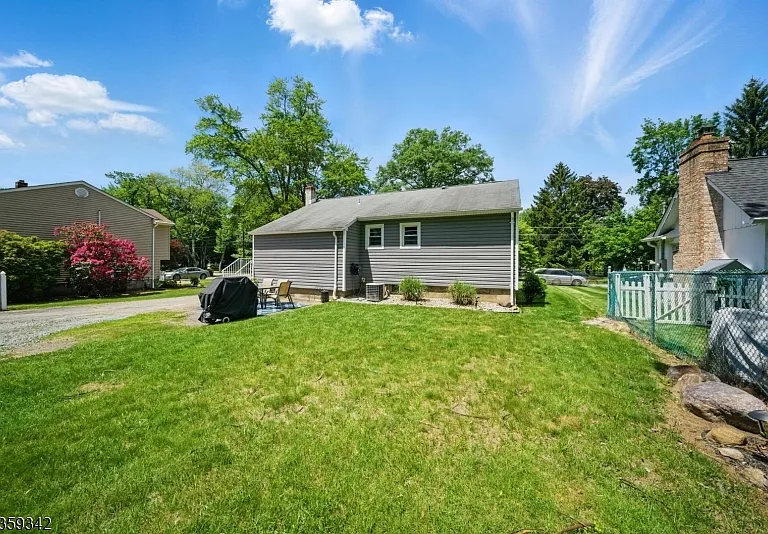 22 Beaver Brook Ln — Photo 30