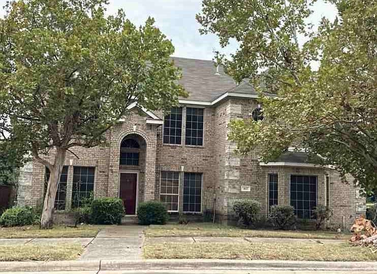 1st image of 417 Silver Creek Dr