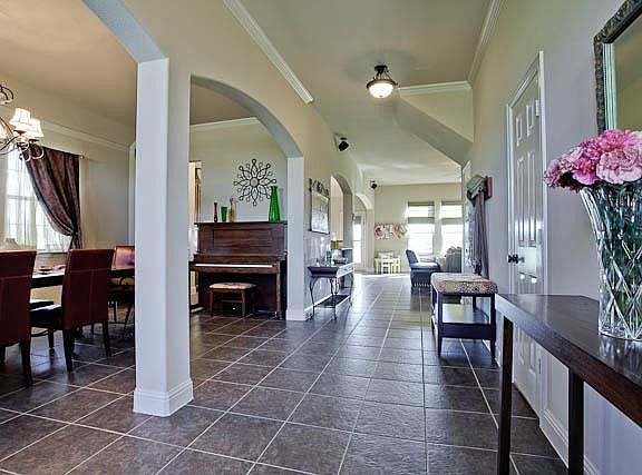 4th image of 3010 Weldon Ln