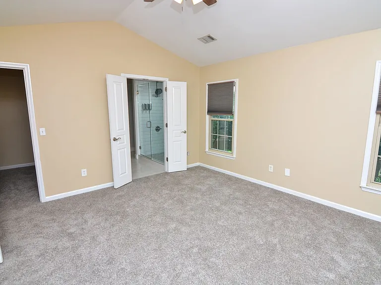 511 Prince Of Wales Ct — Photo 14