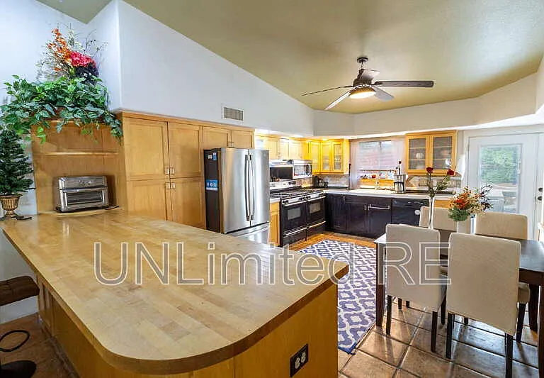 3565 N Manor Rd — Photo 7
