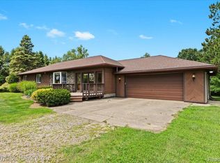 2606 Sexton Rd, Howell, MI 48843