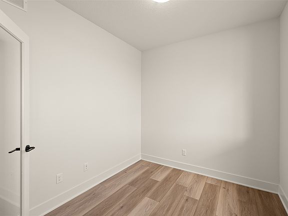 5th image of 4676 180th St