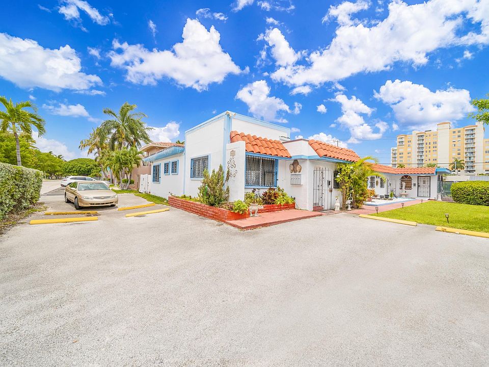 1st image of 1657 N Treasure Dr #101