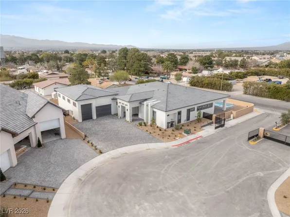 5885 Saint Ebbes Ct, Las Vegas, NV 89131