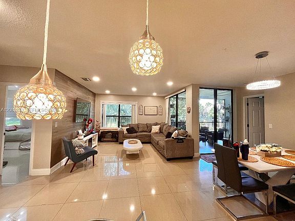 2nd image of 4511 Carambola Cir S #27300