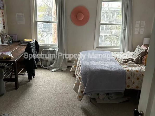 195 Holland St #4, Lewiston, ME 04240