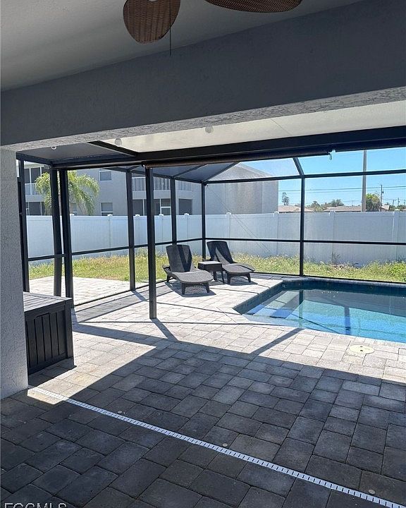 1st image of 2926 SE Santa Barbara Pl