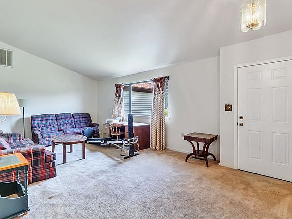 4th image of 166 Harbor Dr