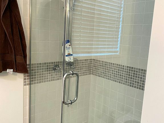 4th image of 1053 Presidio Dr