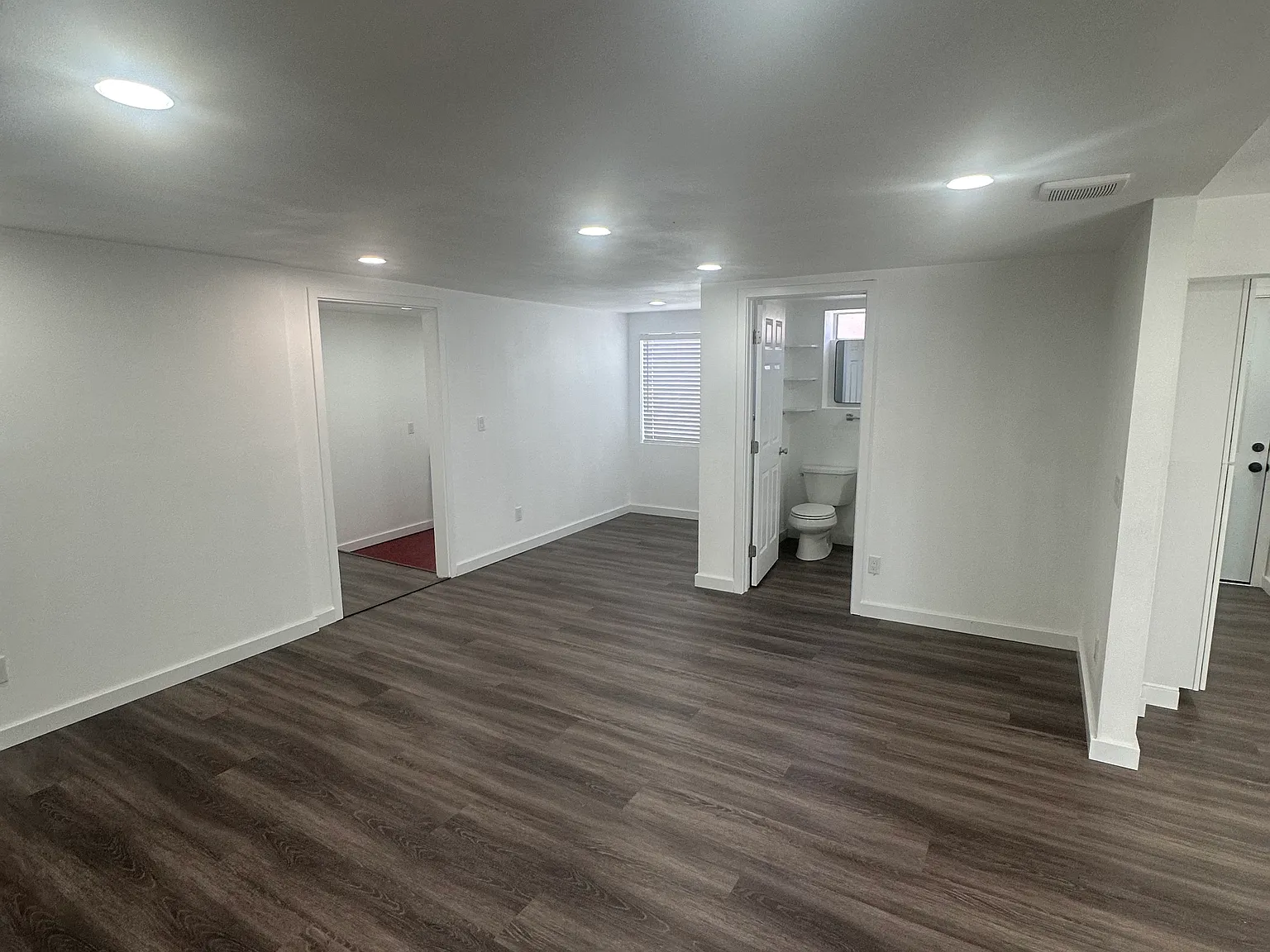 2 bed, 1060 sqft, $3,200 — Photo 4