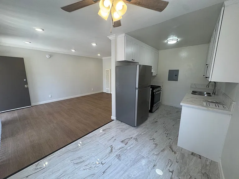 1505 E Kay St #4 — Photo 14