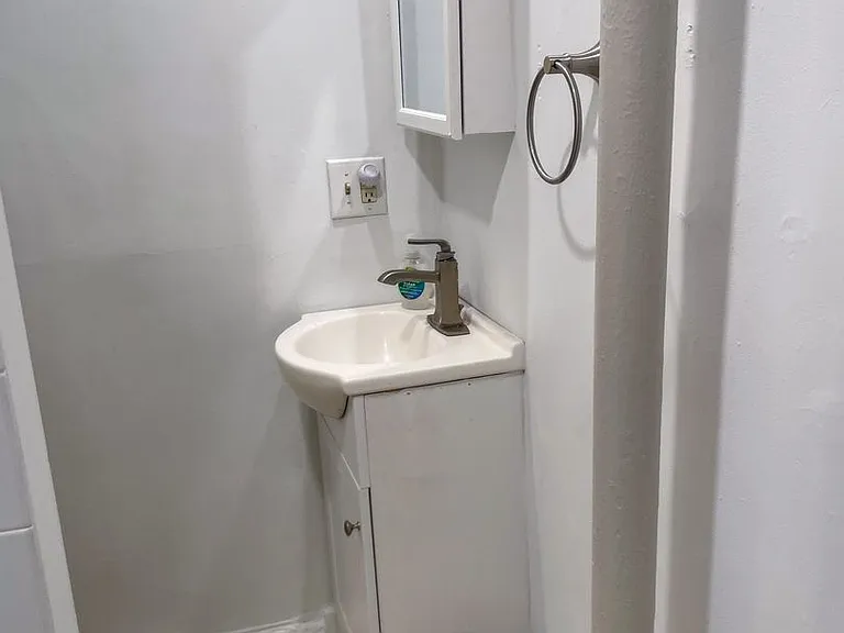 34 E Newton St #2 — Photo 9