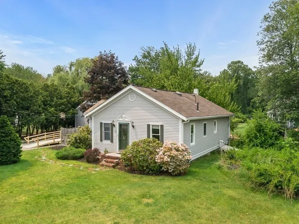 88 Swain Rd, North Chelmsford, MA 01863