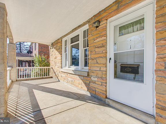 5th image of 6120 41st Ave APT 1