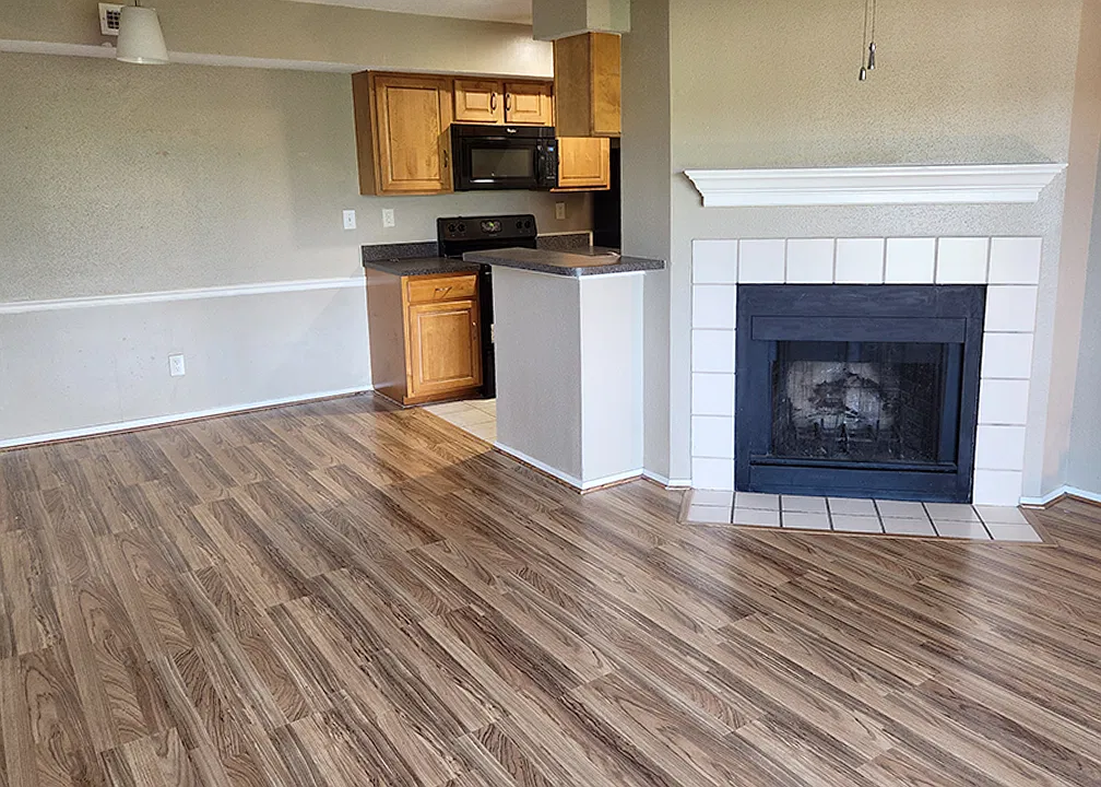 2 bed, 940 sqft, $1,900 — Photo 3