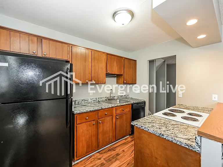 10226 Storm Dr — Photo 8