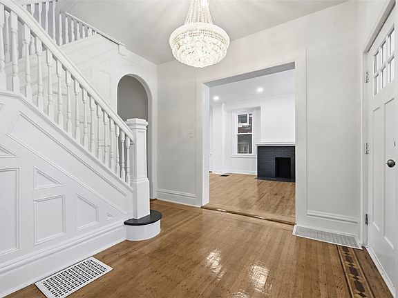 5th image of 232 Chadwick St