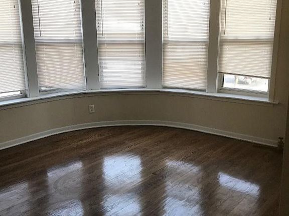 3rd image of 5966 N Paulina St #2