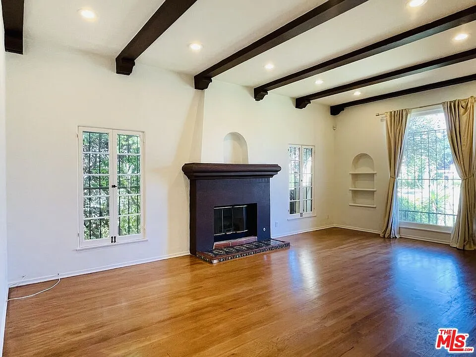 3 bed, 2.0 bath, 1911 sqft, $7,500 — Photo 4