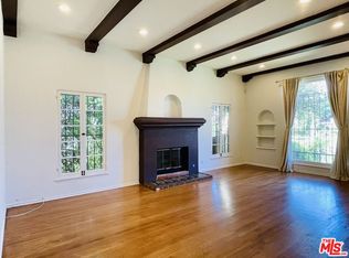 203 N Doheny Dr, Beverly Hills, CA 90211
