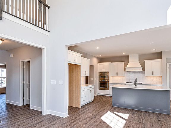 5th image of 8 Indigo Court