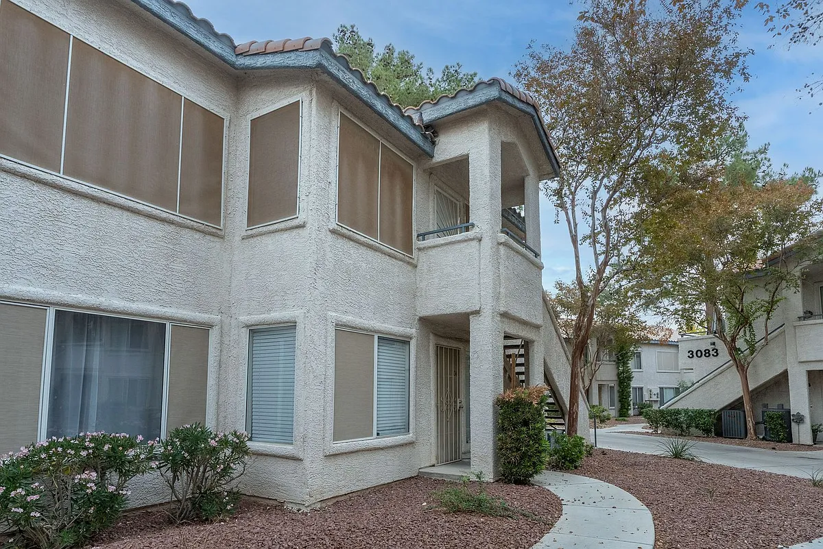 Building Photo - 3060 Tarpon Dr #204