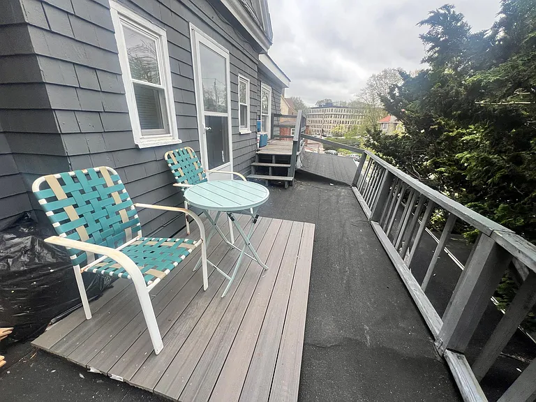 149 Strathmore Rd #6 — Photo 32