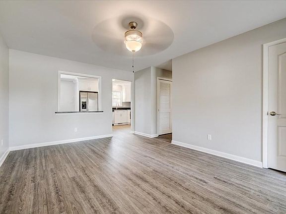 4th image of 1728 Queens Way Ct