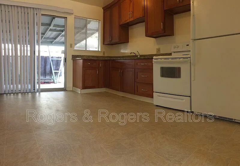 2 bed, 1.0 bath, 910 sqft, $2,750 — Photo 4