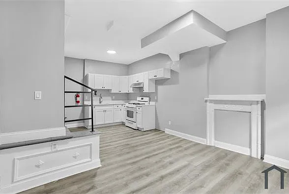 4 bed, 1036 sqft, $1,600 — Photo 2