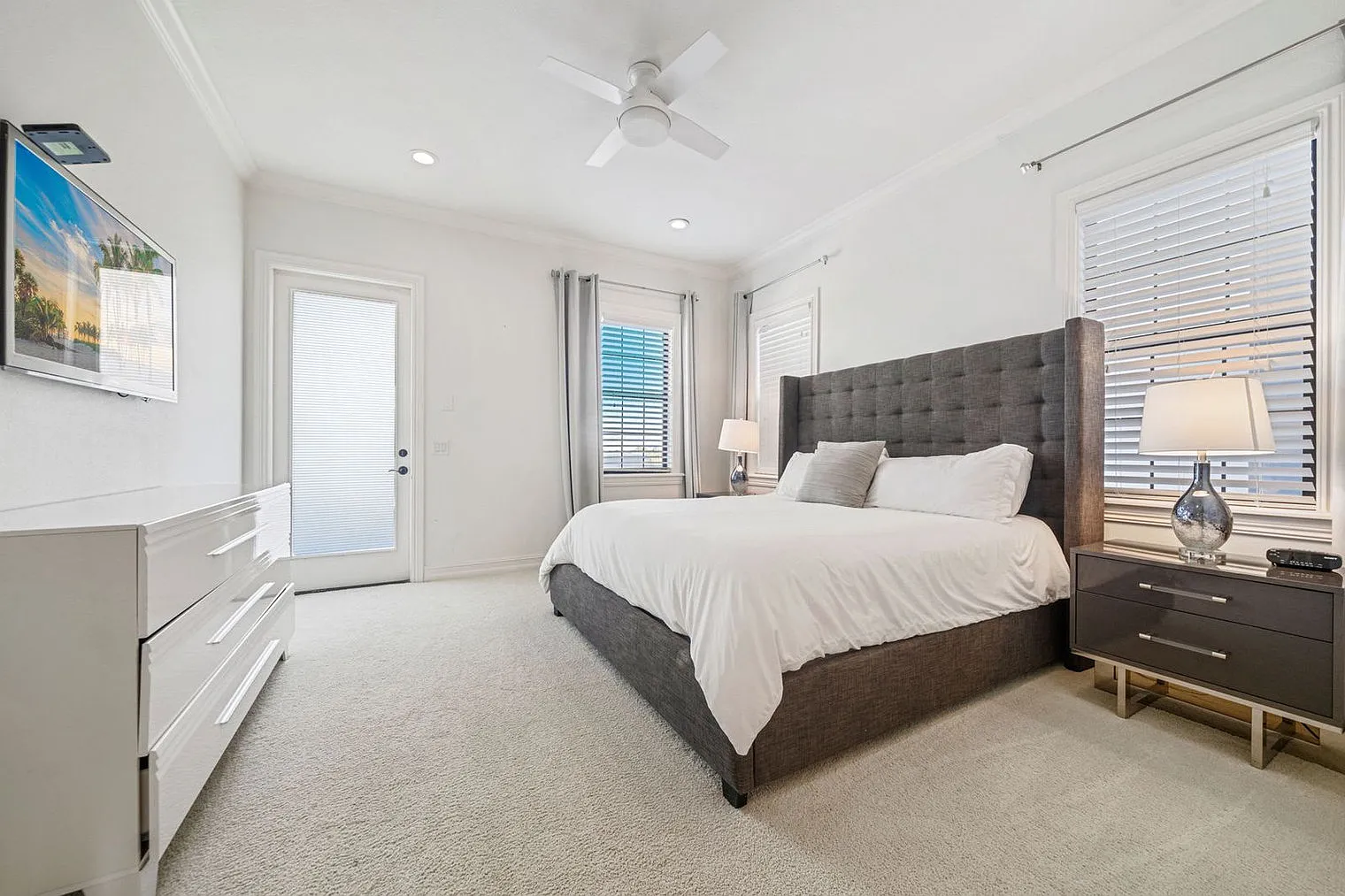 5 bed, 4.0 bath, 3013 sqft, $6,020 — Photo 4