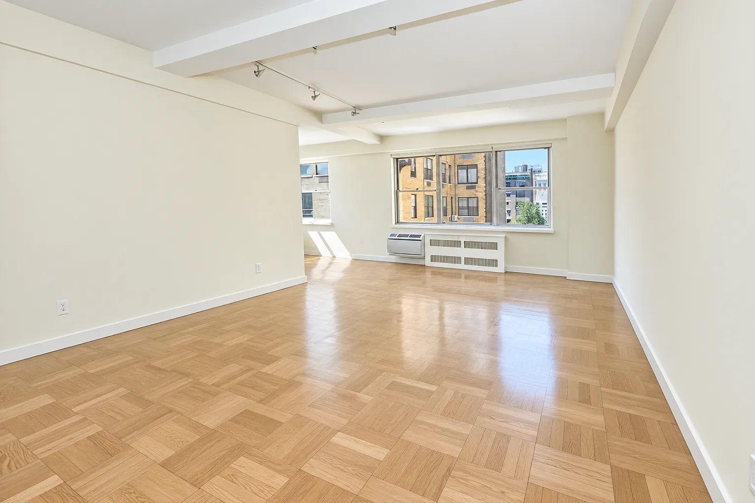 7 Lexington Avenue — Photo 1