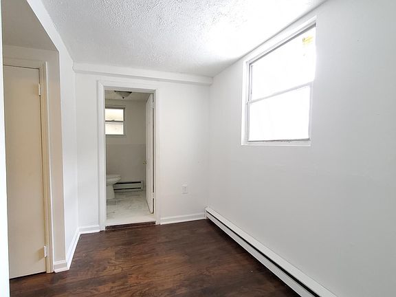 5th image of 22 Somme St APT 1