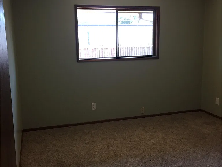 407 SE 88th Ave — Photo 5