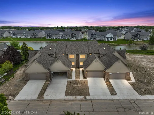 46682 Emerald Creek Dr, Shelby Township, MI 48315