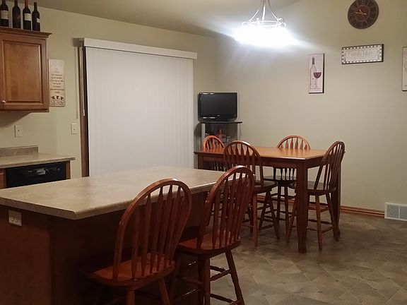 3rd image of 1020 Peonies Dr
