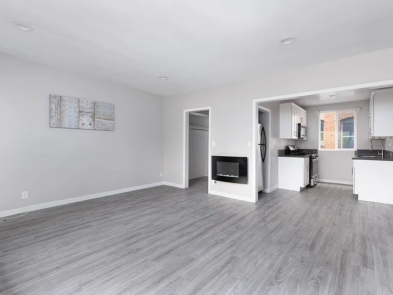 417 S Kenmore Ave #15 — Photo 1