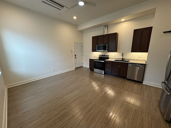 2nd image of 3244 Fairfield Ave APT 3