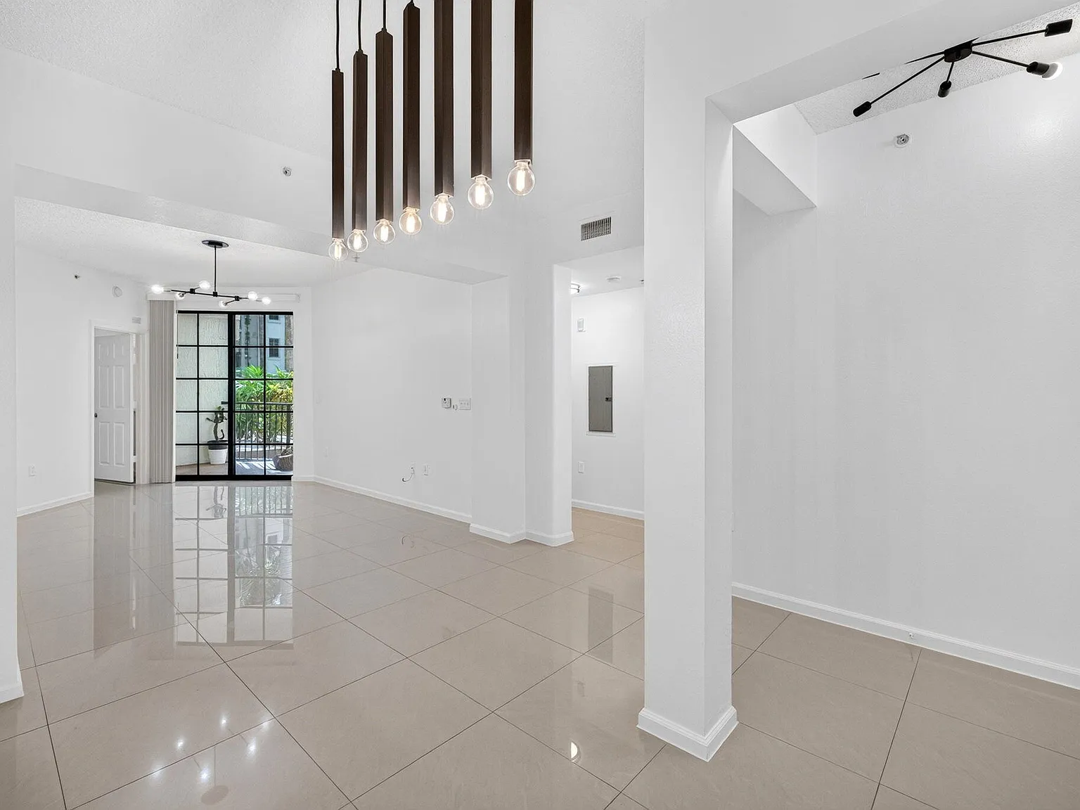 2 bed, 2.0 bath, 1270 sqft, $2,650 — Photo 4