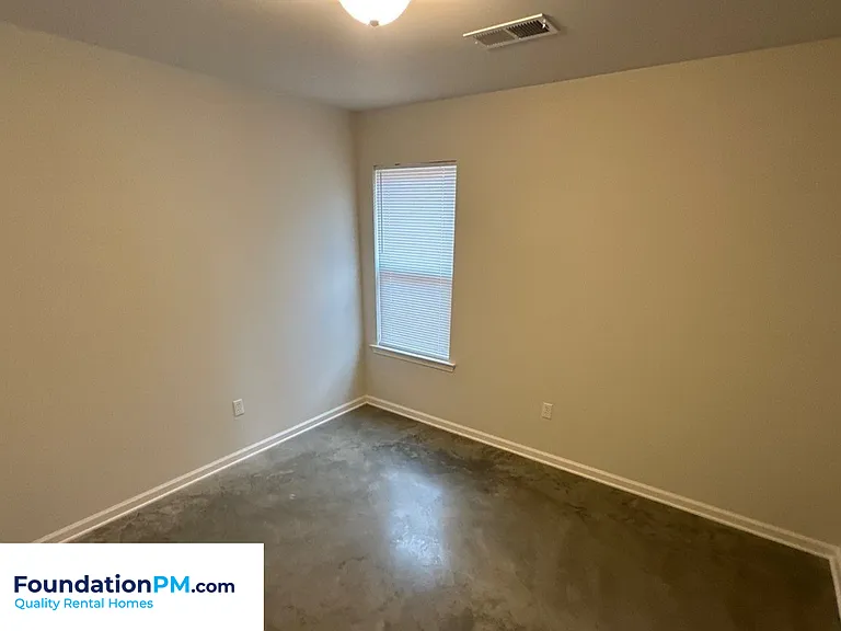 310 Chestnut St — Photo 13