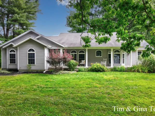 43 Clear Lake Dr NE, Cedar Springs, MI 49319