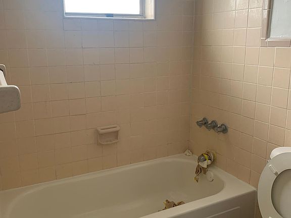 5th image of 3148 SW 27th Ave #6