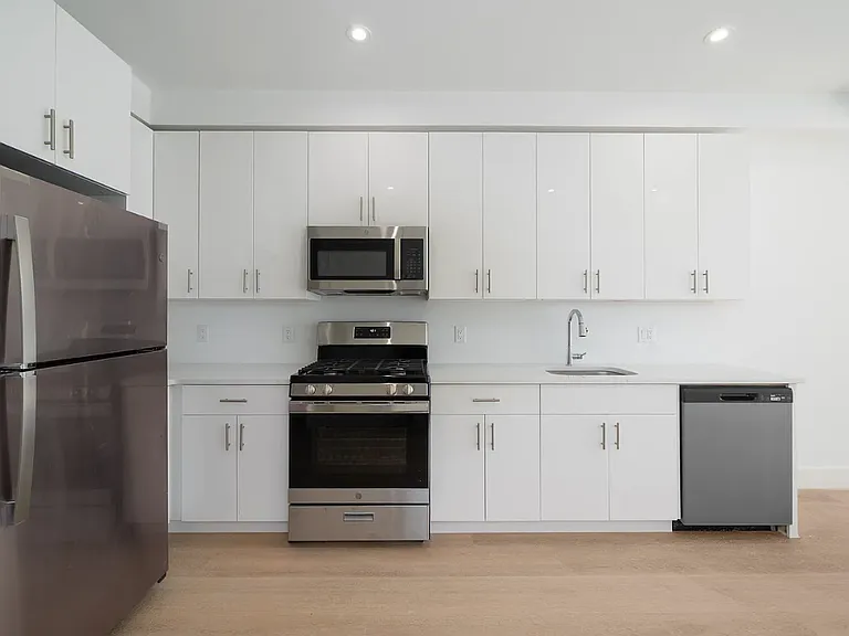 3310 Liberty Ave #507 — Photo 14