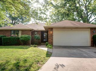 1612 E Powell St, Springfield, MO 65804