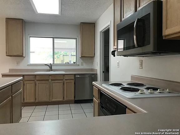 5th image of 15719 Lomita Creek Dr